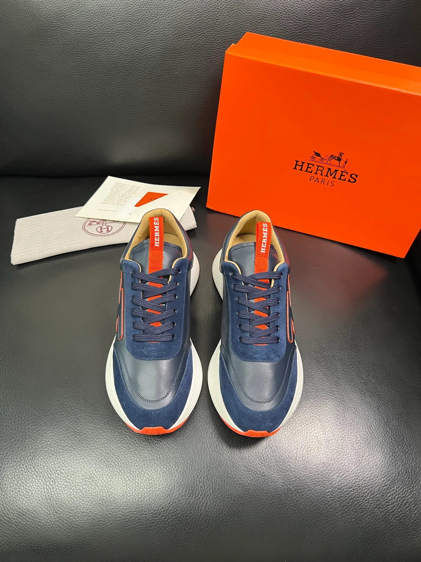 Men's men's shoes 💰840 Hermes top purchasing Hermes counter synchronization, original factory configuration, original cowhide fabric imported from Italy, high-quality splicing technology, fully imported water-dyed cowhide lining, soles: original factory special soles are super comfortable, original factory and single goods are high quality, welcome to compare and synchronize with counters, code number 39-44 (customized 38 45) 85863